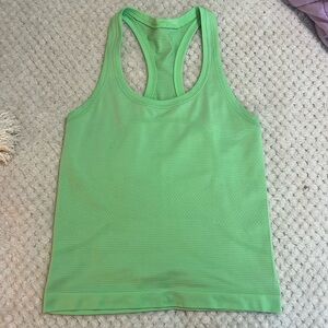 Lululemon swiftly tech